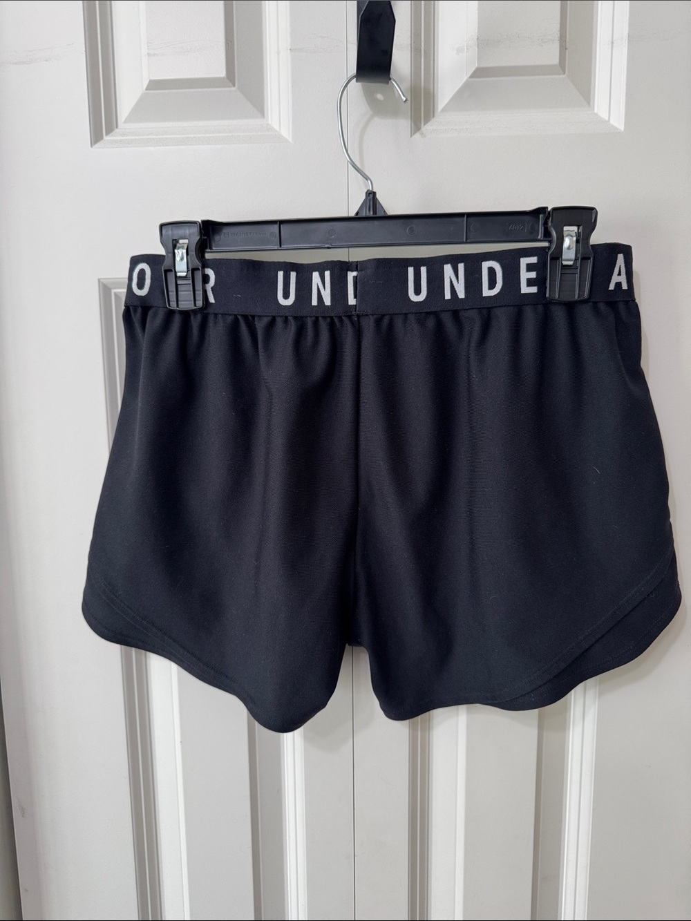 Under Armour Black Women's Athletic Shorts with Branded Waistband and Pockets - Picture 4 of 5